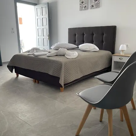 Tarelis & Apartamento